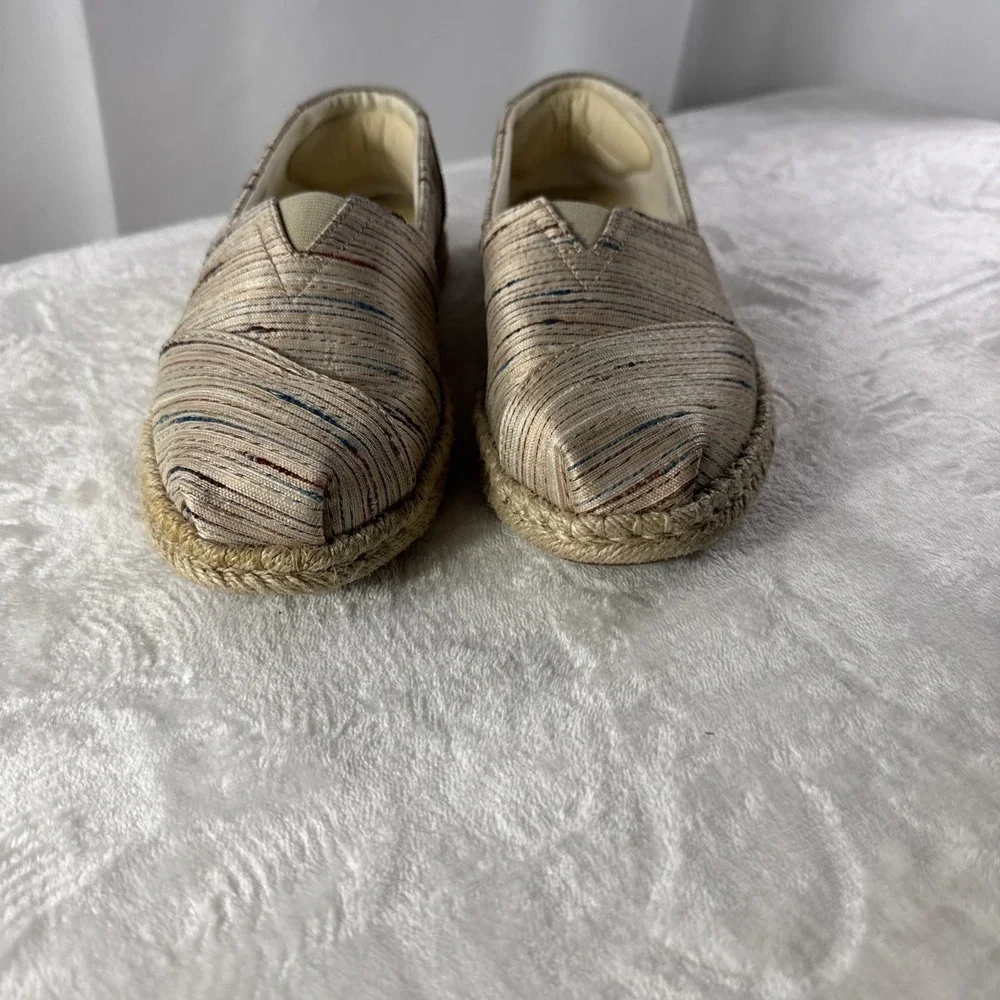 TOMS WOMEN'S CLASSIC ESPADRILLES Sz  8.5  BIRCH METALLIC SLUBBY STRIPE 10013506